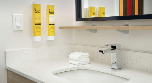 Двухместный номер Mobility Accessible with Tub Tru By Hilton Orlando Convention Center