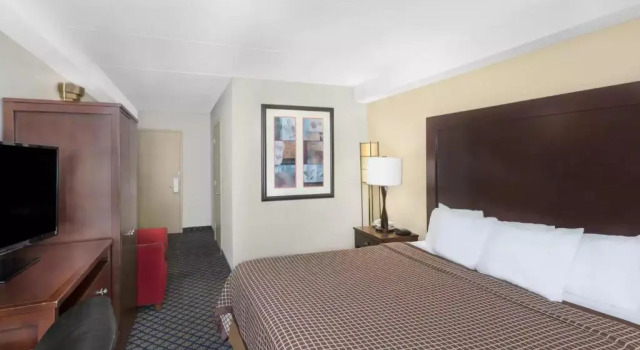Номер Standard Days Inn by Wyndham Geneva/Finger Lakes