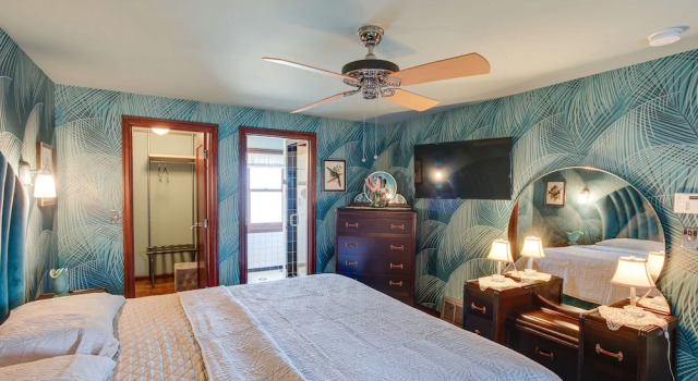 Коттедж с 2 комнатами Retro-style Home in Ruston: Walkable Location!