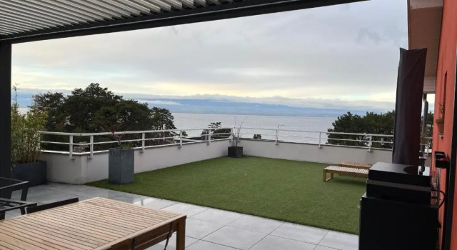 Апартаменты IMMODREAMS - L'Attik with lake views and 80m2 terrace