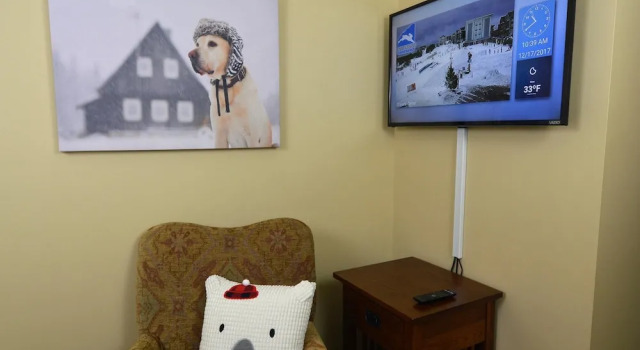 2 Br: Soaring Eagle 406, Забронировать Отель Отели Сноушу с бассейном, рядом с Лыжный подъемник Soaring Eagle Express, Бассейн