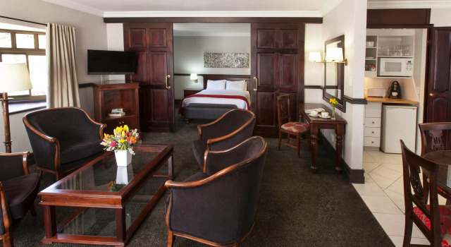 Court Classique Suite Hotel