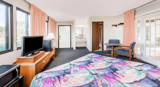 Knights Inn Mackinaw City