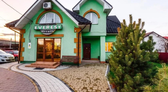Everest, Buchen Sie Motel Ivano-Frankivsʼk 