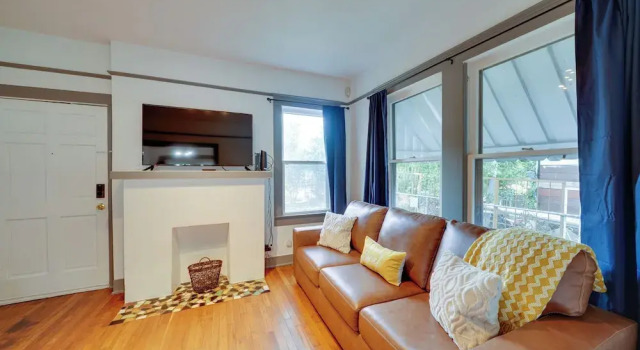 4 Mi to Downtown! Cozy Bungalow in San Antonio, Rezerwuj Dom wakacyjny Domki letniskowe w Bexar County, Domek