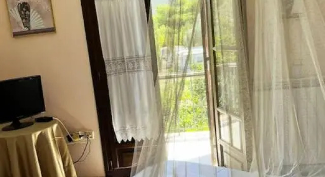 Thalatta and Oros Traditional Villa