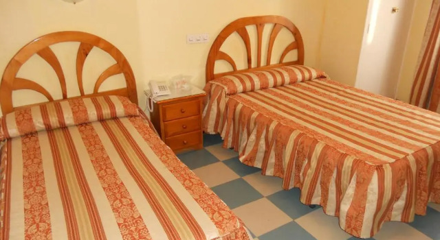 Двухместный номер Standard Hostal La Perla Asturiana