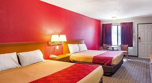 Шестиместный люкс Econo Lodge near Wichita Falls Event Center