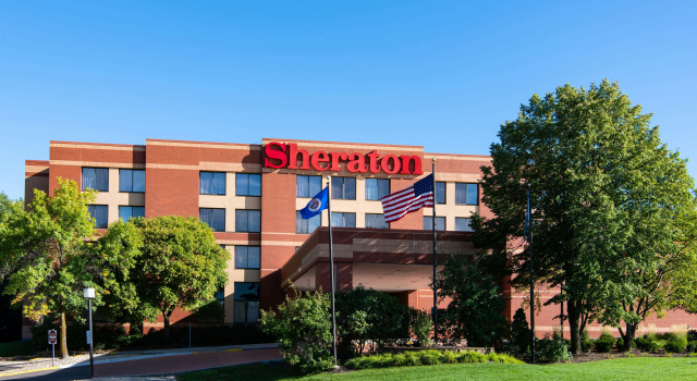 Sheraton Minneapolis West, Varaa Hotelli Hotellit Minnesota pysäköinnillä, Pysäköinti