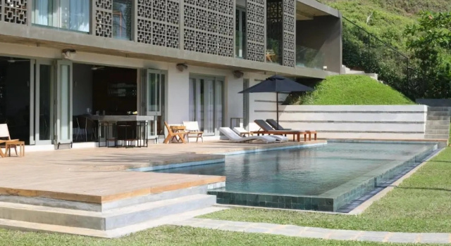 Коттедж Modern Beach Villa With Roof Garden