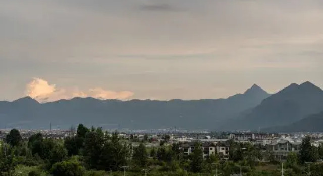 Puya Court · Snow Mountain View | Sky Garden Resort Homestay (Shuhe Ancient Town, Lijiang), Prenota Resort Hotel a Lijiang con parcheggio, Parcheggio