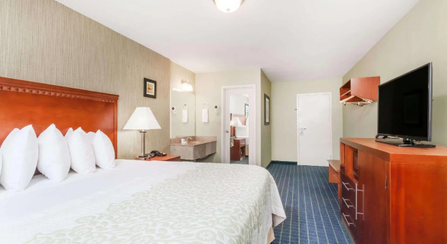 Двухместный номер Business Days Inn by Wyndham Windsor Locks / Bradley Intl Airport
