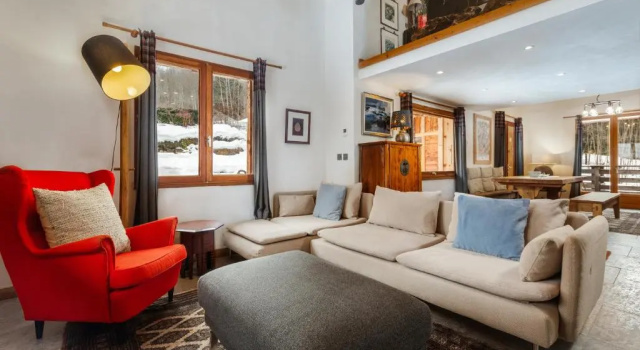 Chalet 4BR Wood Stove , Home Cinema , Parental Suite, Забронировать Шале Отели Долины Шамони с парковкой, Парковка