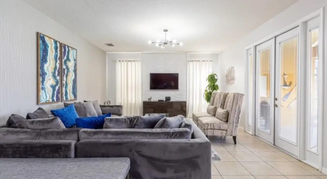 Bella Vida 6 Bedrooms Private Pool Disney Area Villa by Redawning, Rezerwuj Willa Hotele w Kissimmee z basenem, Basen