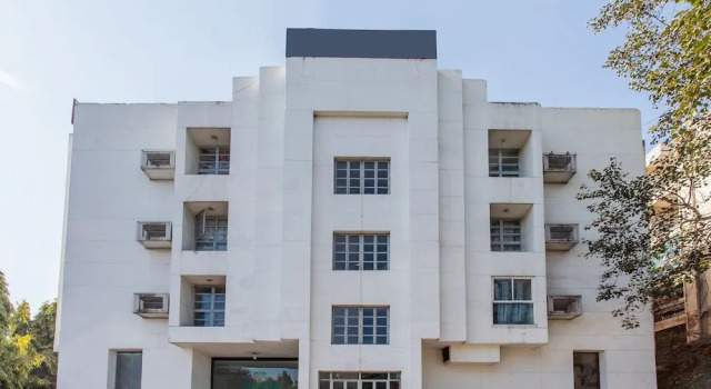 OYO Flagship 140 Amaltas AB Road