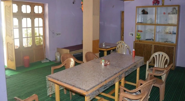 Yourdum Guest House, Забронировать Гостевой дом Отели Джамму и Кашмира с парковкой, Парковка