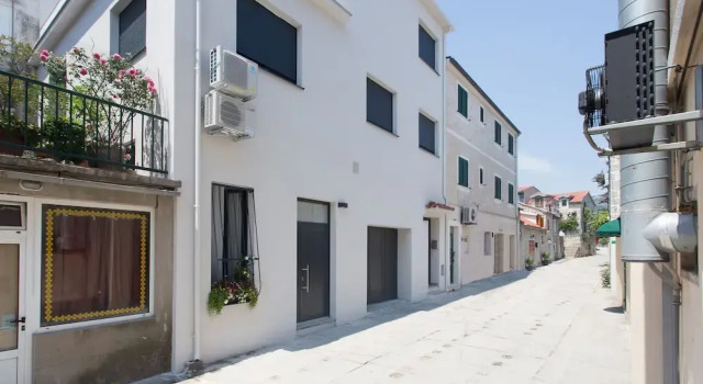 Beautiful, Modern Apartment Near the Sea, Croatia, Book Apartment Kaštela Split-Dalmatia County