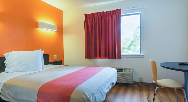 Motel 6 Jonesboro Georgia, Boek Motel Hotels in Georgia met parkeren, Parkeren