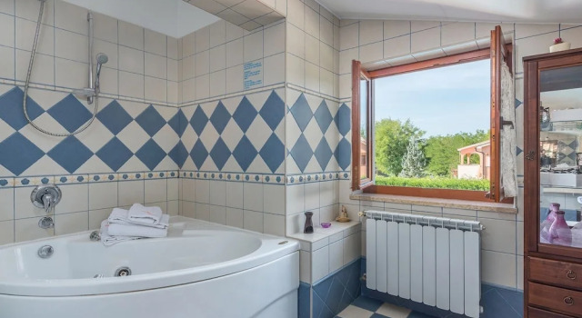 Rustically Furnished Villa With Swimming Pool and Spacious Yard Near Labin, Réserver Villa Cottages à Labin, Cottage