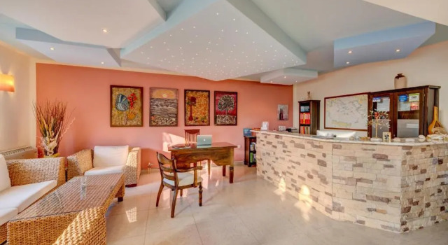 Sunrise Beach Suites