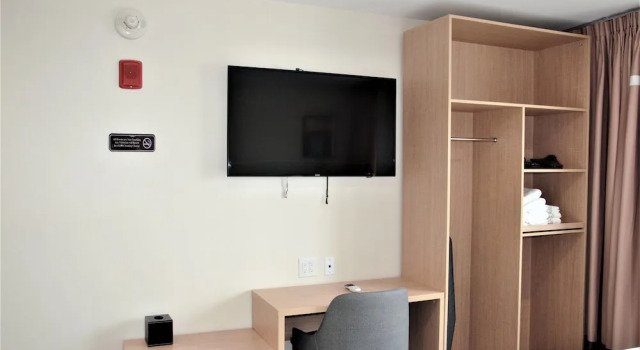 Двухместный номер Classic LIC Plaza Hotel