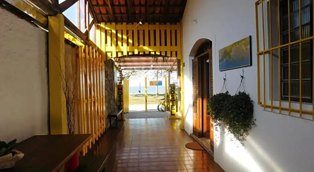 Na Praia Family Hostel & Coworking
