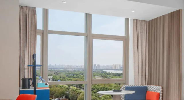 Четырёхместный номер Standard с видом на озеро Holiday Inn Express Nanchang High Tech Zone by IHG