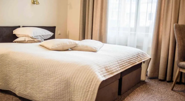 Province, Book Hotel Cesis Gauja National Park, nær Unity Square