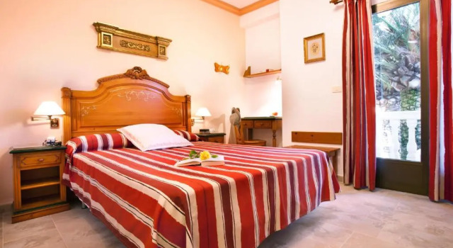 Трёхместный номер Standard Hotel Rosa