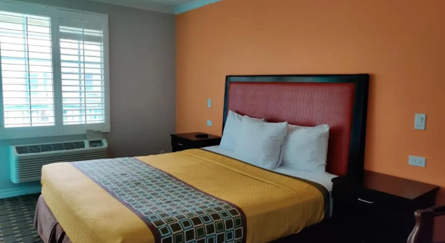 Четырёхместный номер Standard LYFE INN & SUITES by AGA - LAX Airport
