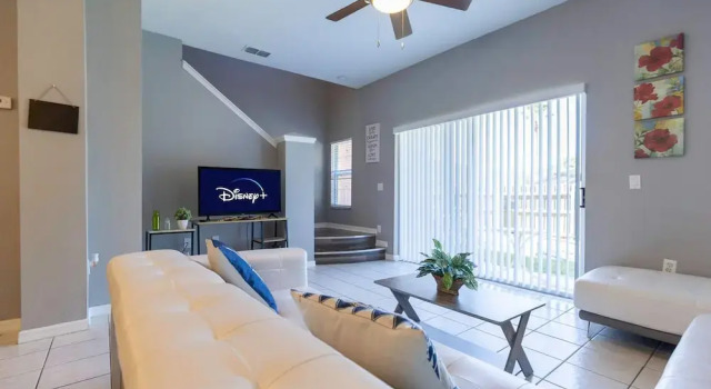 Апартаменты 3BR Townhome Steps From Theme Parks Sleeps 6