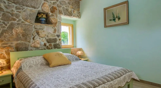 Beautiful Home in Garica With Wifi and 4 Bedrooms, Prenota Hotel Garica 