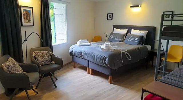 Chambres Et Table D'hotes "La Pastorale Gourmande" Fr - Ne - En - de - It, Rezerwuj Hotel Marcollin Isère