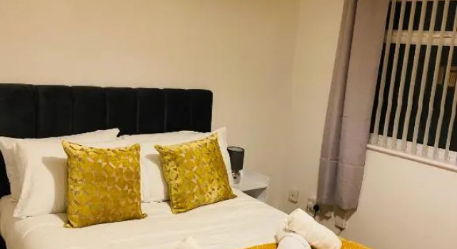 Cheerful Home Near City Centre,Station& Racecourse