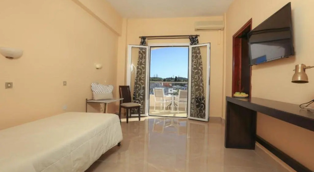 Полулюкс с видом на горы Cavomarina Beach- Adults Only