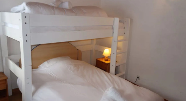 Montfort (SIV136), Prenota Hotel Hotel a Canton Vallese con parcheggio, Parcheggio