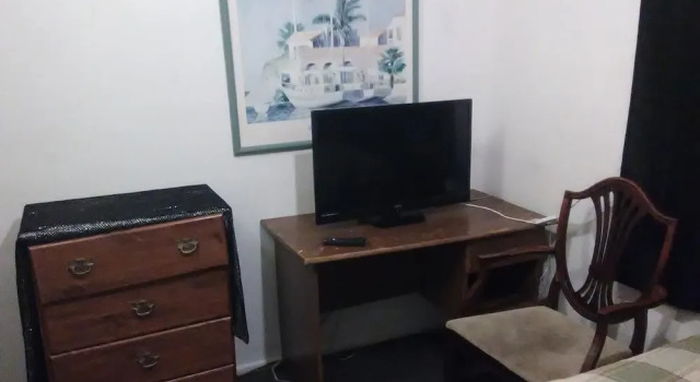 Vacation HomeStay Rental Rooms, Varaa Bed and Breakfast Cocoa West Space Coast
