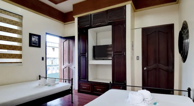 Шестиместный люкс Presidential Den Den Guesthouse