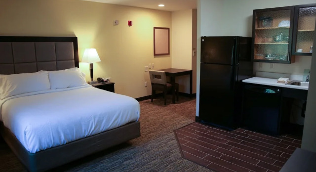 Двухместный люкс студия Candlewood Suites - Portland - Scarborough by IHG