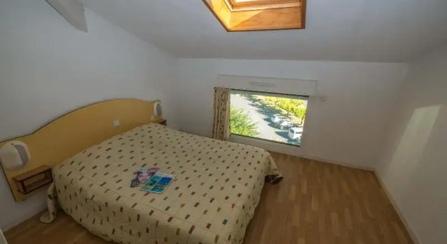 Кровать в общем номере с балконом Résidence Mer & Golf Ilbarritz