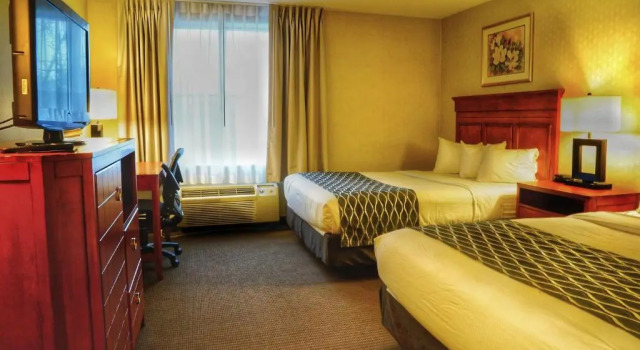 Четырёхместный номер Standard Spark by Hilton Walker Grand Rapids North