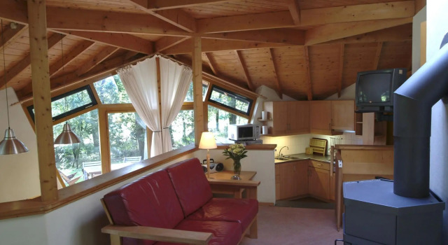 Eco holiday home with wood stove, in a holiday park in the middle of nature, Buchen Sie Hotel Schaijk Nordbrabant