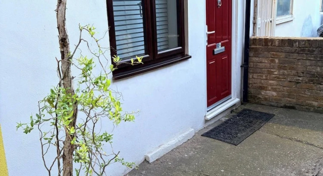 Studio With Own Entrance Perfect Getaway!, Varaa Huoneisto Asunnot kohteessa Merseyside, Huoneisto