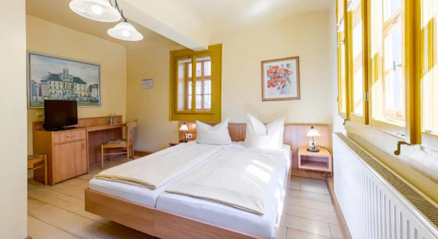 Watzdorfer Geleitschenke und Herberge, Book Hotel Hotels in Weimar with Parking, near Goethe’s Home with Goethe National Museum, Parking