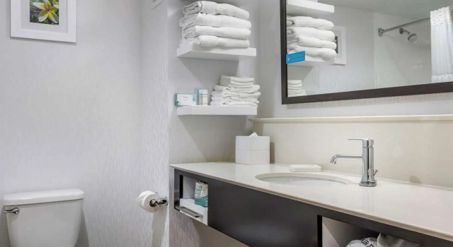 Standard Zimmer Hampton Inn Adel