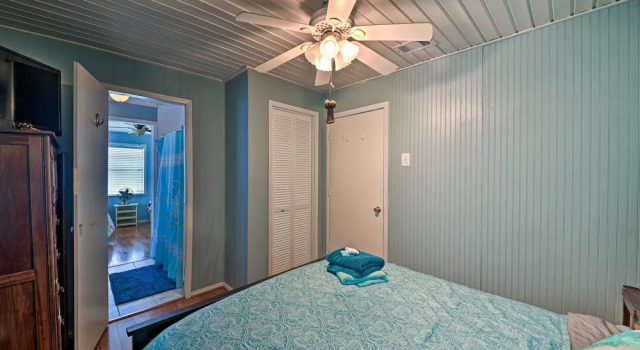 Коттедж Steps to Gulf! Pet-friendly Galveston Getaway