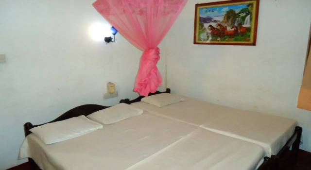 Thirasara Holiday Inn