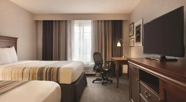 Шестиместный номер Standard Country Inn & Suites by Radisson, Rocky Mount, NC