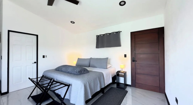 Студия Superior Black & White Apartments