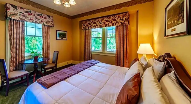 Двухместный номер Standard с видом на реку Shawnee Inn and Golf Resort